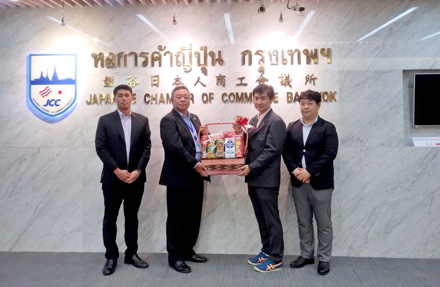 JCC Bangkokに年末年始のご挨拶訪問し、「日本型経営講座」における協力について話し合いました。