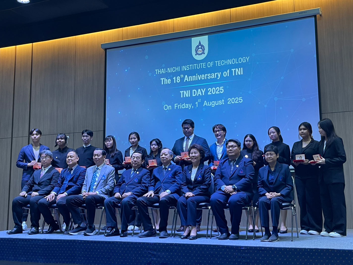 นายกสมาคม พร้อมคณะกรรมการบริหาร เข้าร่วมแสดงความยินดีเนื่องในโอกาสครบรอบ 18 ปี วันก่อตั้งสถาบันเทคโนโลยีไทย-ญี่ปุ่น 