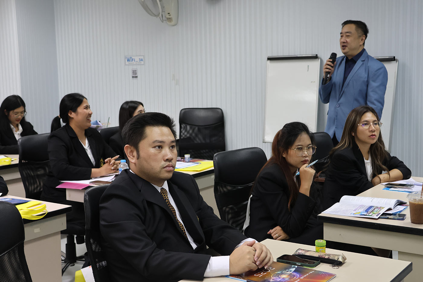 ส.ส.ท. ให้การต้อนรับ คณะนักศึกษาระดับปริญญาโท และอาจารย์ คณะทรัพยากรมนุษย์ มหาวิทยาลัยรามคำแหง เนื่องในโอกาสเยี่ยมชมการพัฒนาบุคลากรและการจัดการอบรมขององค์กร ในยุคดิจิทัล