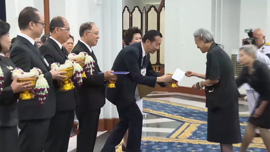 ส.ส.ท. ได้รับพระมหากรุณาธิคุณอย่างหาที่สุดมิได้ จากสมเด็จพระกนิษฐาธิราชเจ้า กรมสมเด็จพระเทพรัตนราชสุดา ฯ สยามบรมราชกุมารี พระราชทานพระราชวโรกาสให้ คณะผู้จัดการแข่งขันหุ่นยนต์ ส.ส.ท. ชิงแชมป์ประเทศไทย ประจำปี 2568 ร่วมเข้าเฝ้าทูลละอองพระบาท ณ ศาลาดุสิดาลัย สวนจิตรลดา