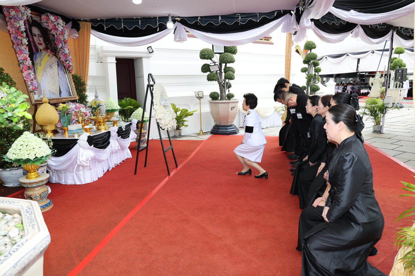 ส.ส.ท. ร่วมเป็นเจ้าภาพบำเพ็ญกุศลและพระพิธีธรรมสวดพระอภิธรรมพระบรมศพ สมเด็จพระนางเจ้าสิริกิติ์ พระบรมราชินีนาถ พระบรมราชชนนีพันปีหลวง